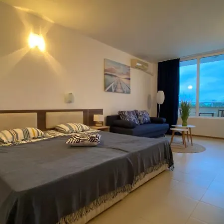 Esperanto 401 Large Sunny Apartament Słoneczny Brzeg