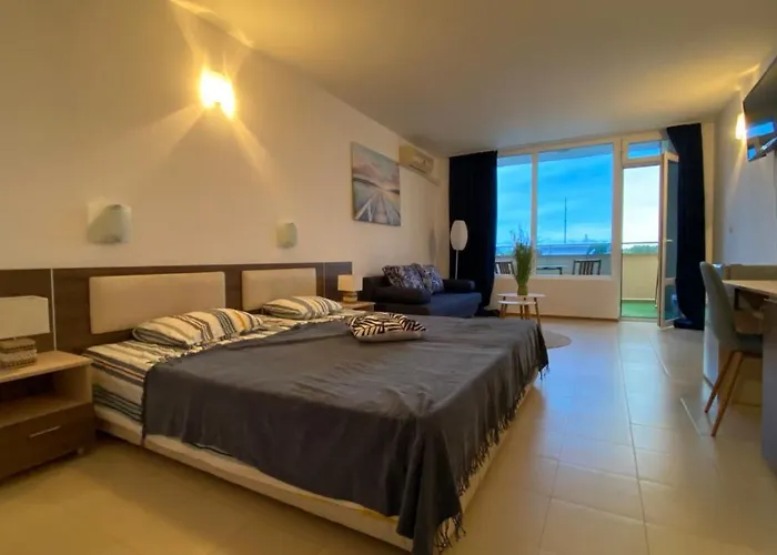 Apartment Esperanto 401 Large Sunny