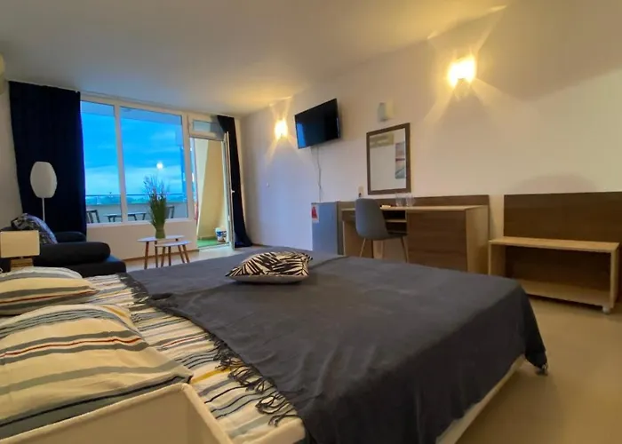 Esperanto 401 Large Sunny Apartment