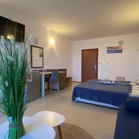 Apartman Esperanto 401 Large Sunny Napospart